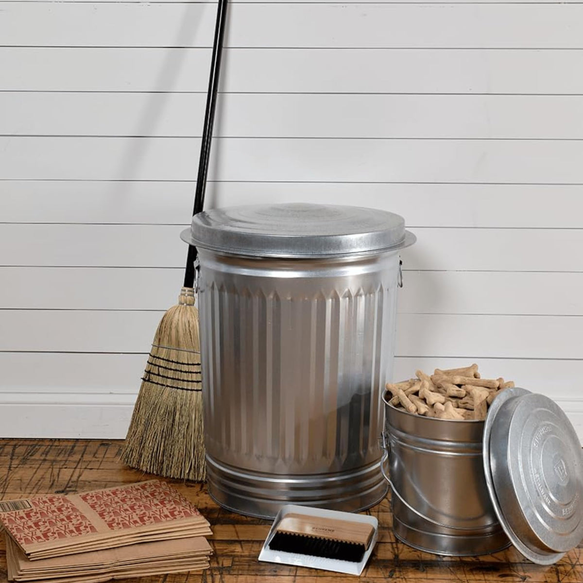 20 Gallon Galvanized Steel Trash Can with Locking Lid F432503