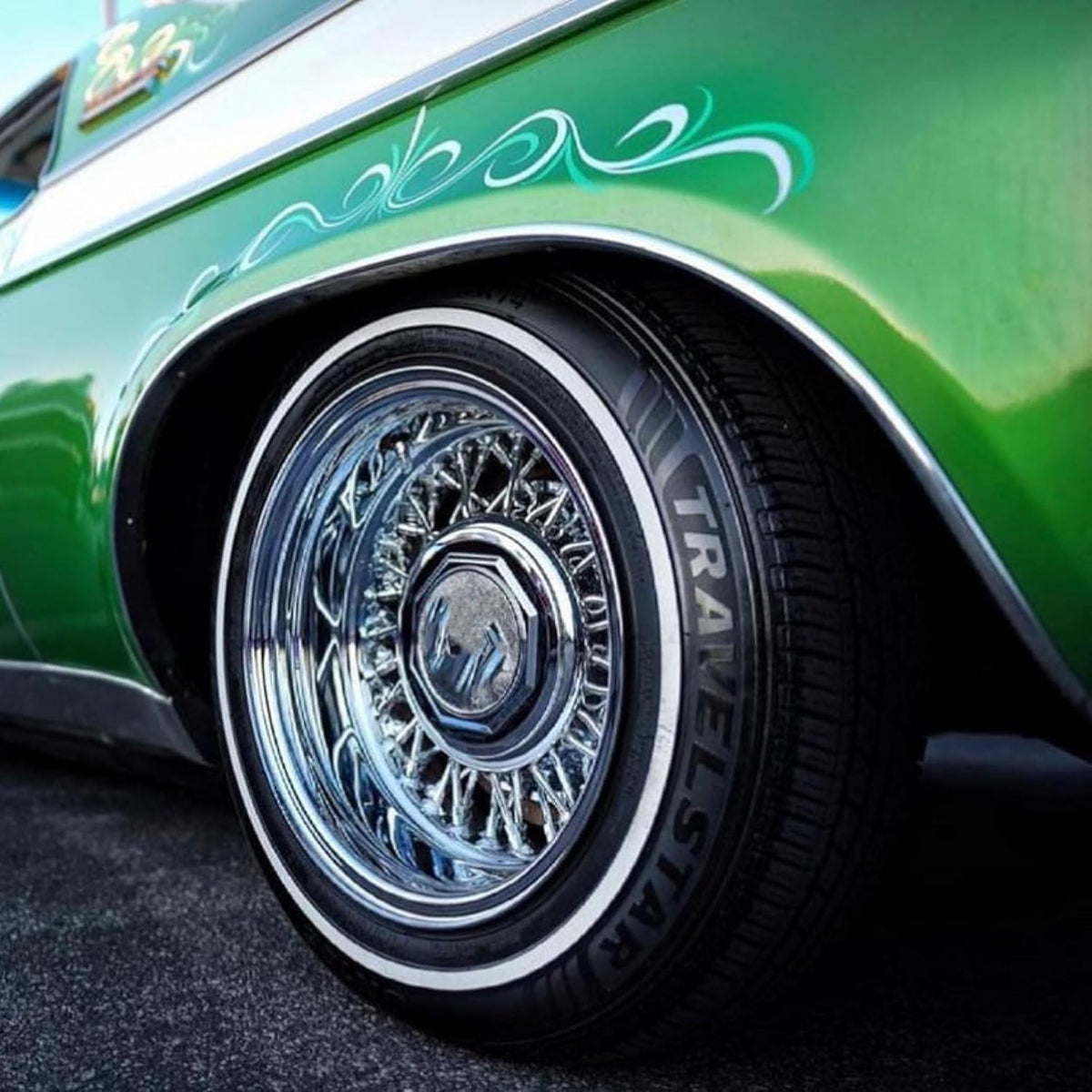 Set of 2 White Wall Tires Z562