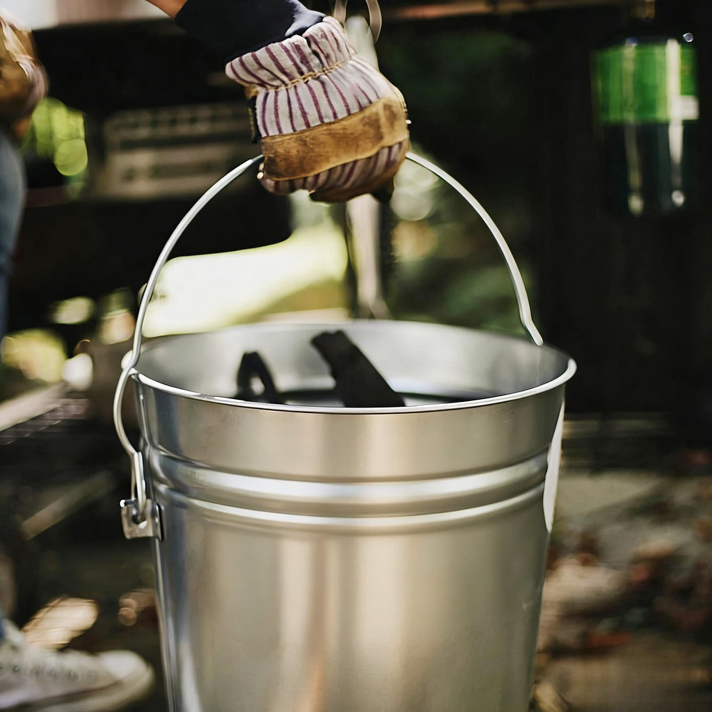 6 Gallon Galvanized Steel Storage Can with Locking Lid O7731