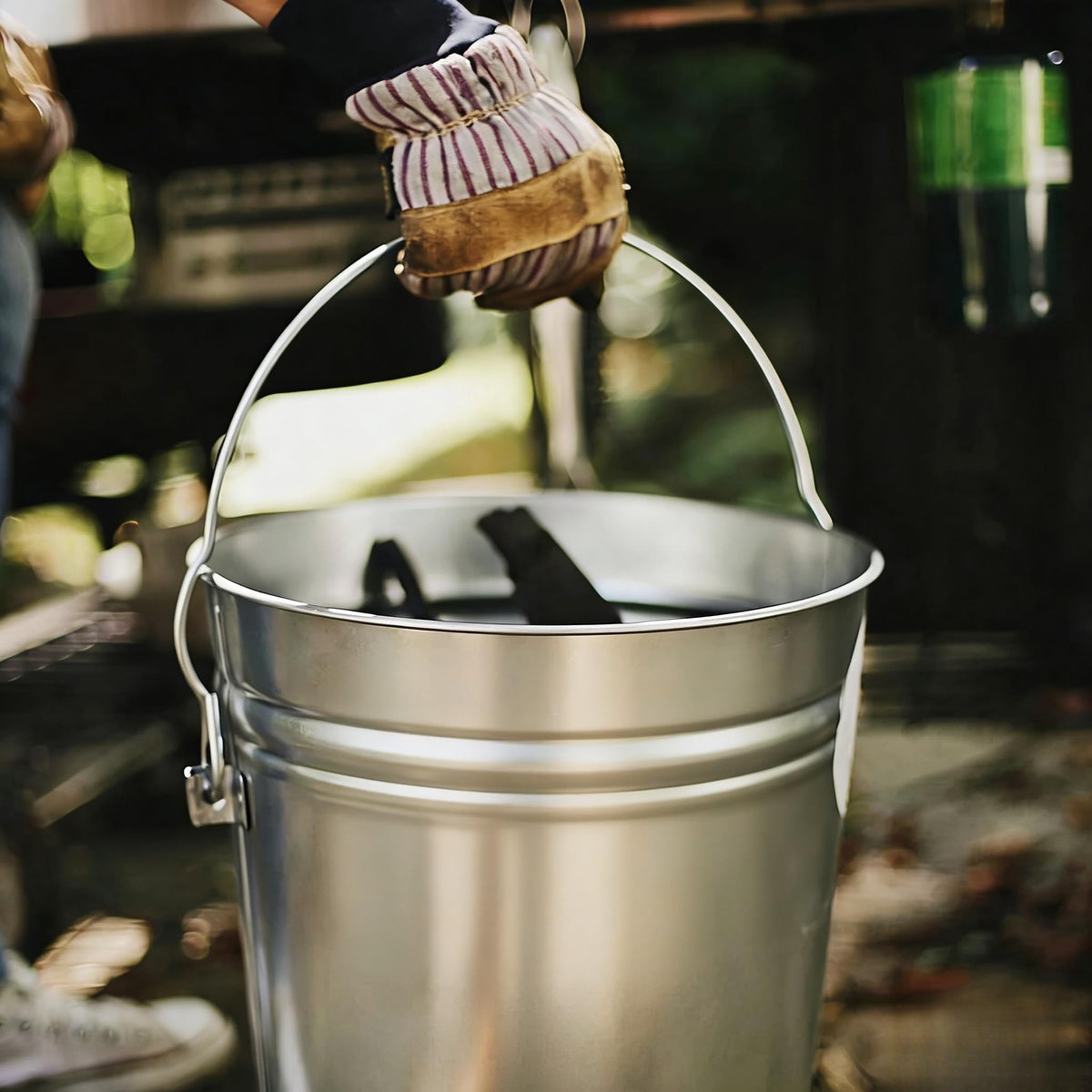 6 Gallon Galvanized Steel Storage Can with Locking Lid O7731