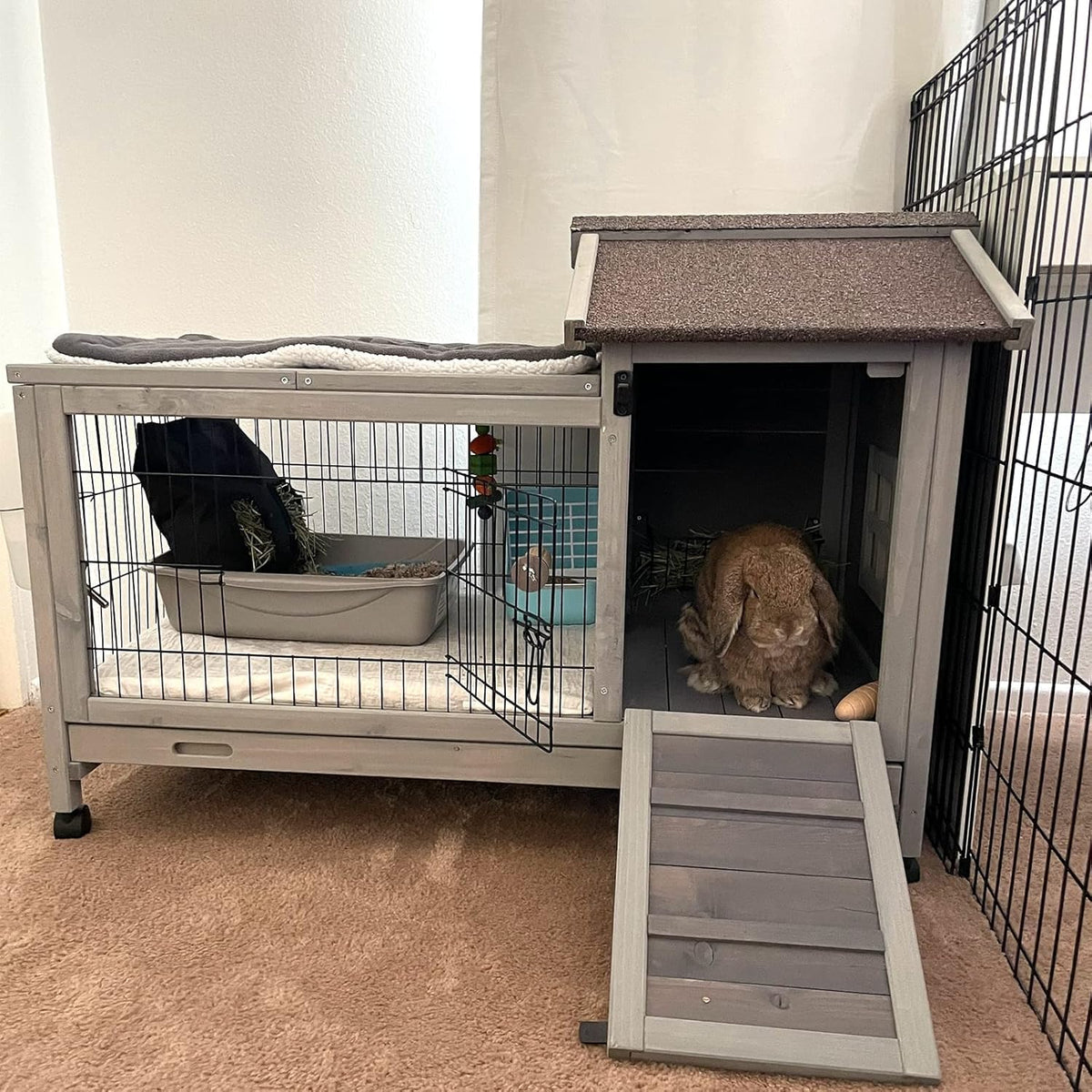 Wood Rabbit Hutch with Wire Mesh D460782